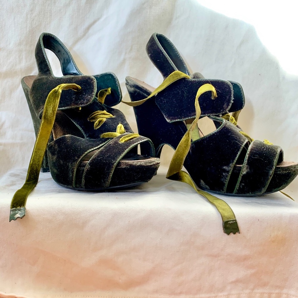 Rare Green Velvet Nine West High Heel